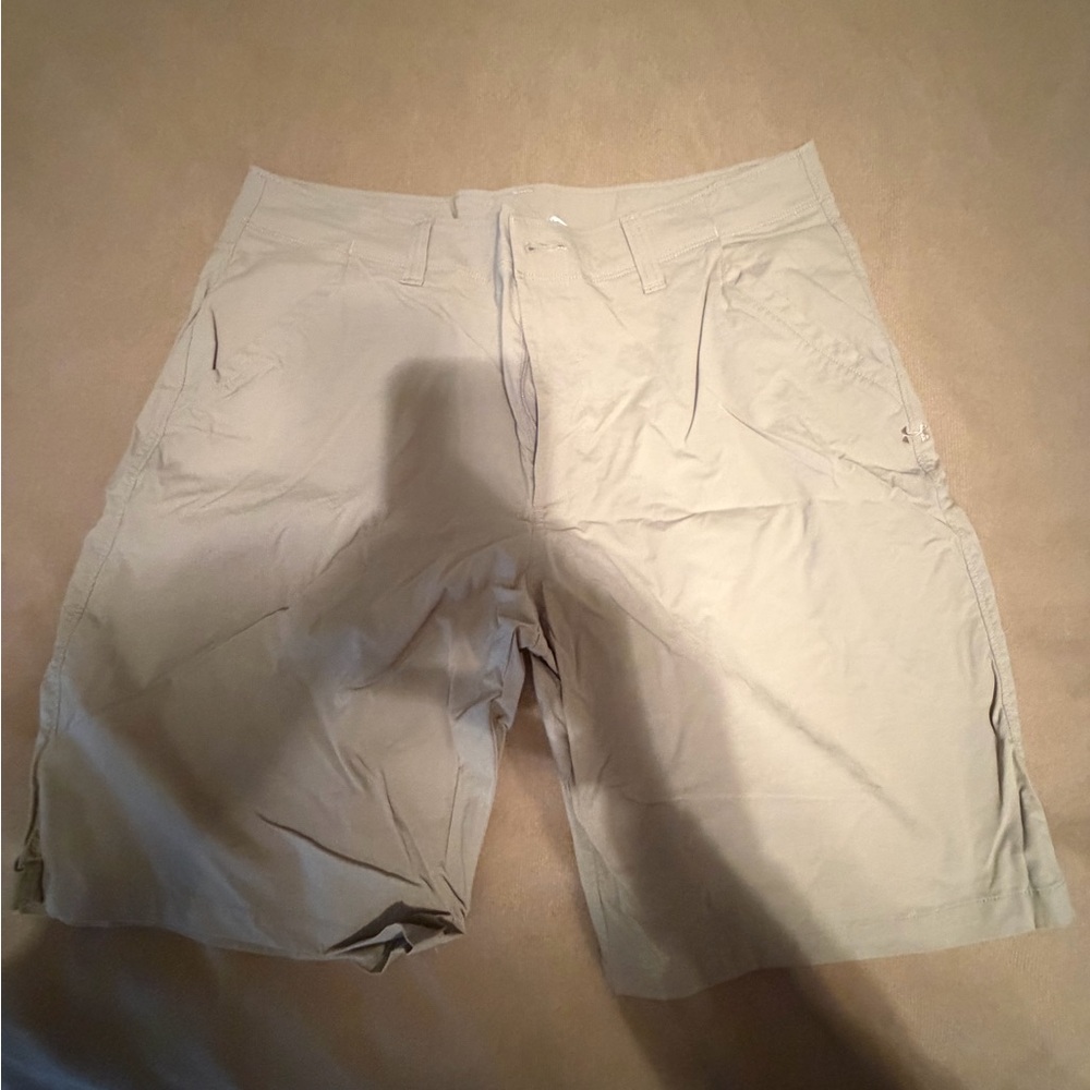 Under Armour Men's Heatgear fishing Flat Front Shorts